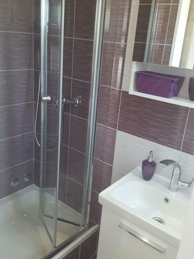 Slavica Apartman Rab Town