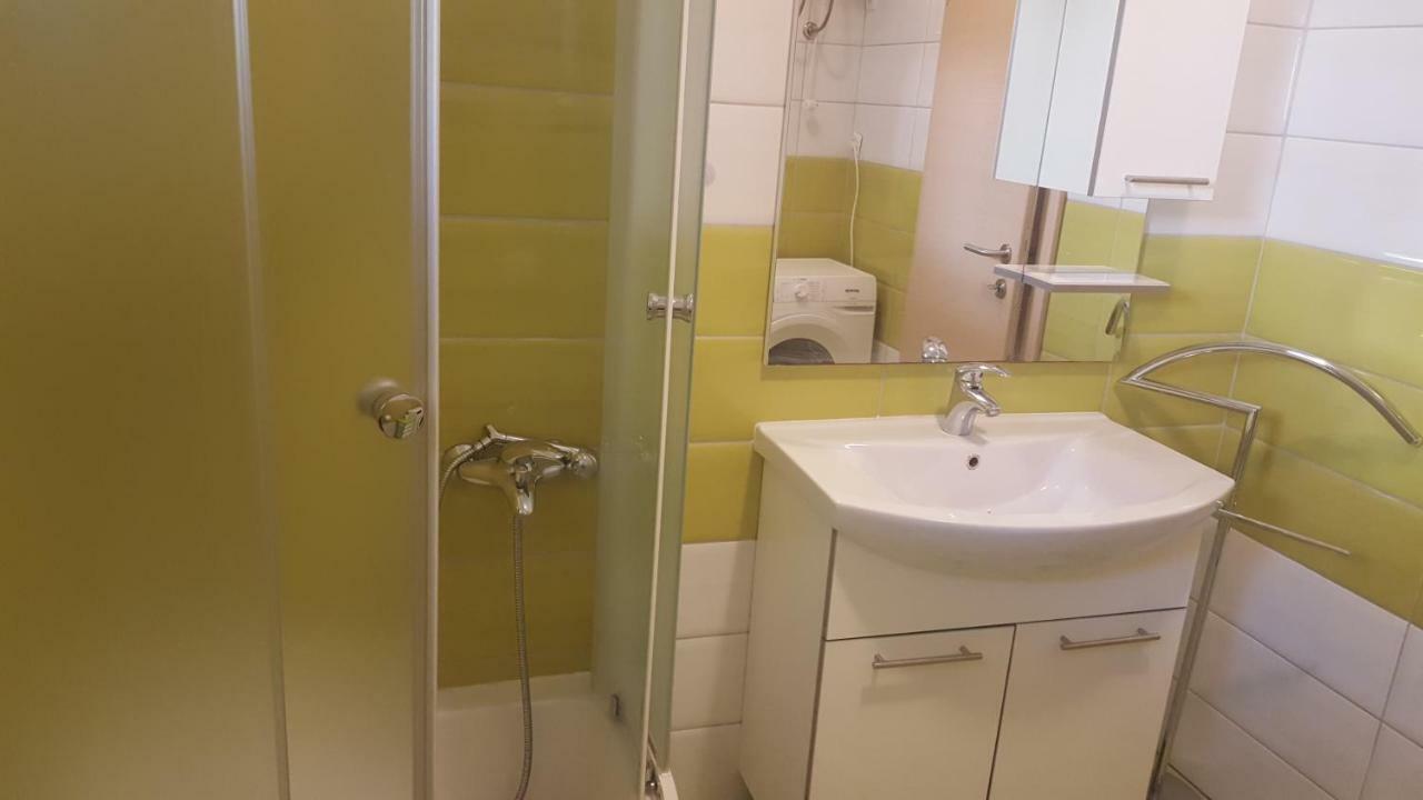 Slavica Apartman Rab Town