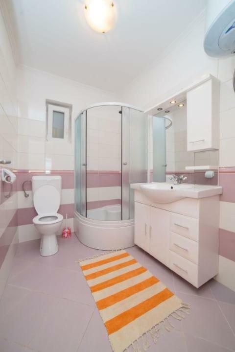 Slavica Apartman Rab Town